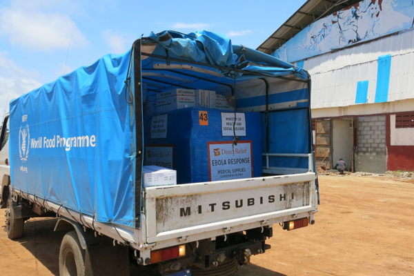 WFP verstärkt Ernährungshilfe und Logistik-Einsatz im Kampf gegen Ebola