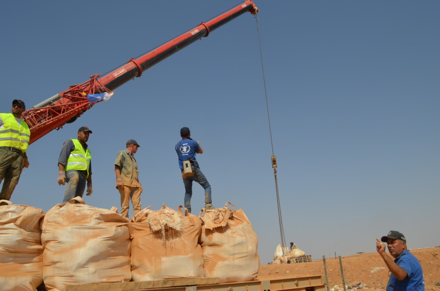 UN-Organisationen leisten dringend benötigte Hilfe für gestrandete Syrer im Grenzgebiet zu Jordanien