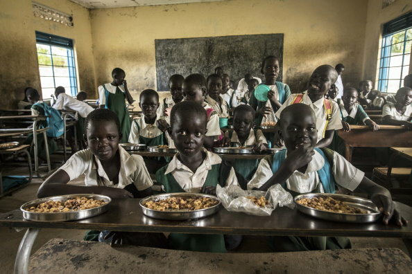 Keine Schulmahlzeiten wegen COVID-19: WFP bereitet sich darauf vor, Kinder zu unterstützen, die aufgrund von Schulschließungen kein Essen mehr bekommen
