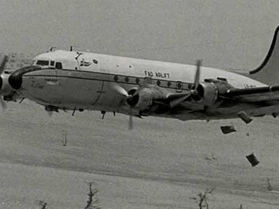 Foto von Flugzeug schwarz-weiß