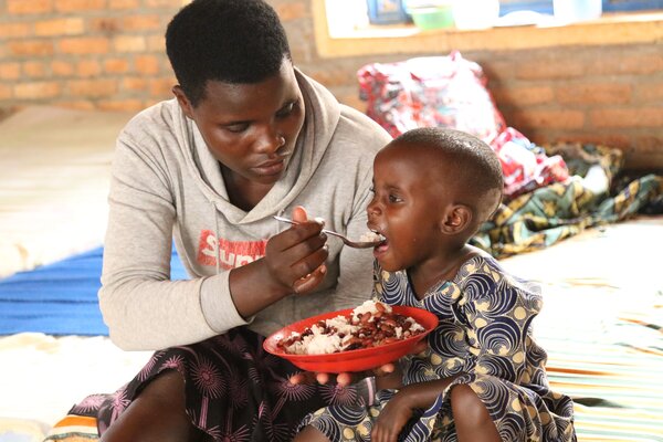 Asylum seekers at Mahama @WFP-JohnPaulSESONGA