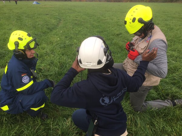 Erdbeben nahe Stuttgart: Humanitäre Helfer proben Nothilfe-Einsatz