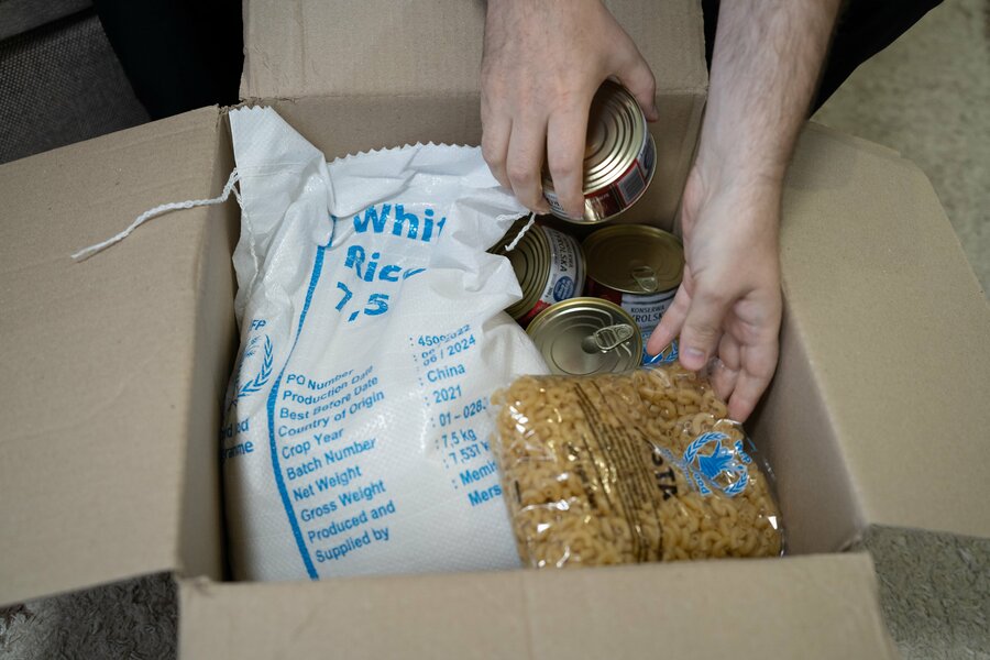 WFP’s food boxes are designed to have enough household staples to cover the food needs of a family for a month. WFP/Antoine Vallas