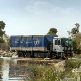 WFP-Lastwagen, der Lebensmittel und andere Hilfsgüter an entlegene Gemeinden im Sudan liefert
